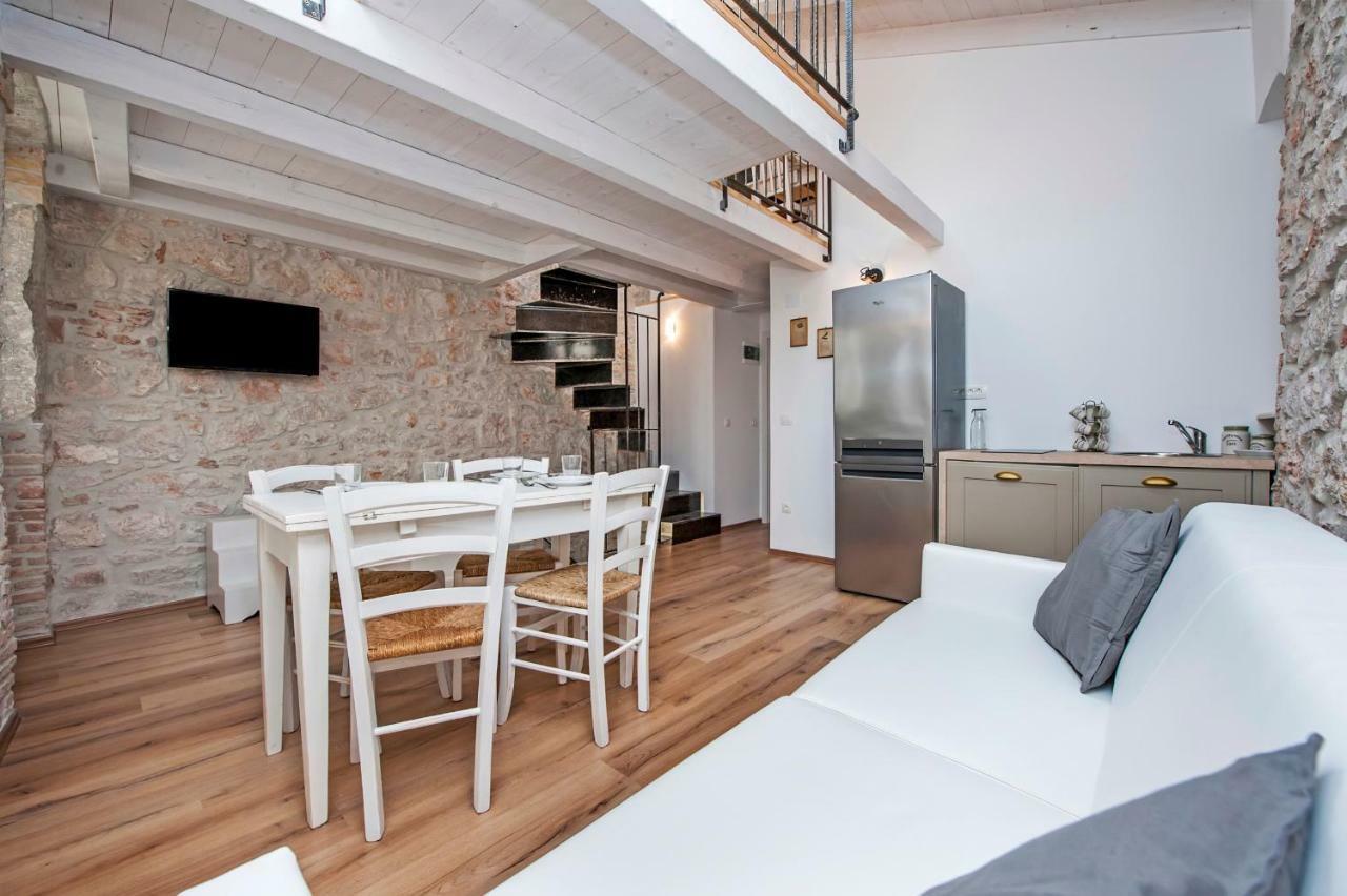 Apartments Casa Roccia Bianca Ровинь Экстерьер фото