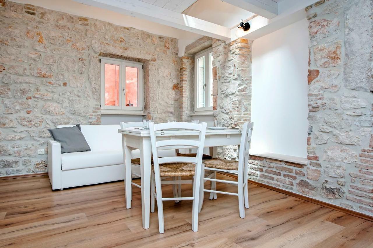 Apartments Casa Roccia Bianca Ровинь Экстерьер фото