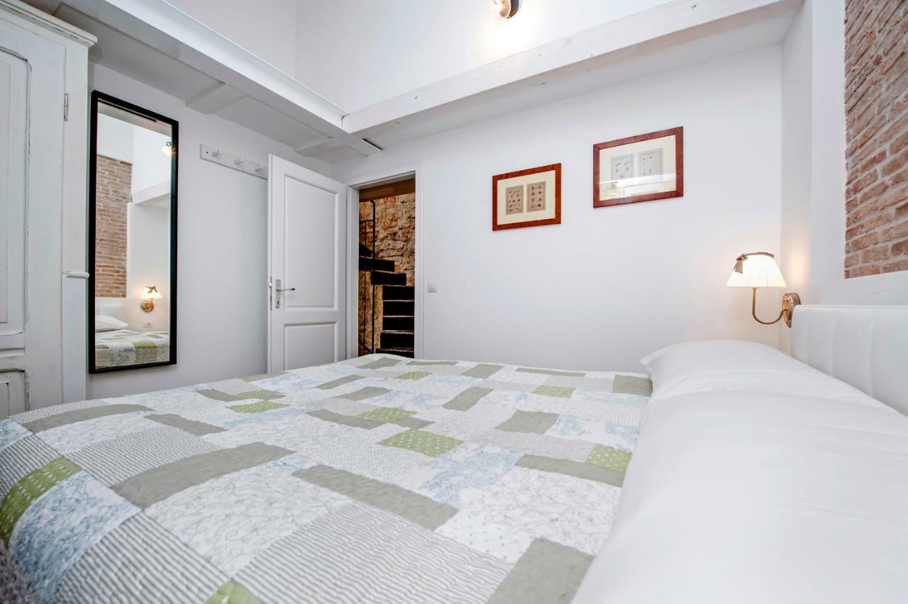 Apartments Casa Roccia Bianca Ровинь Экстерьер фото