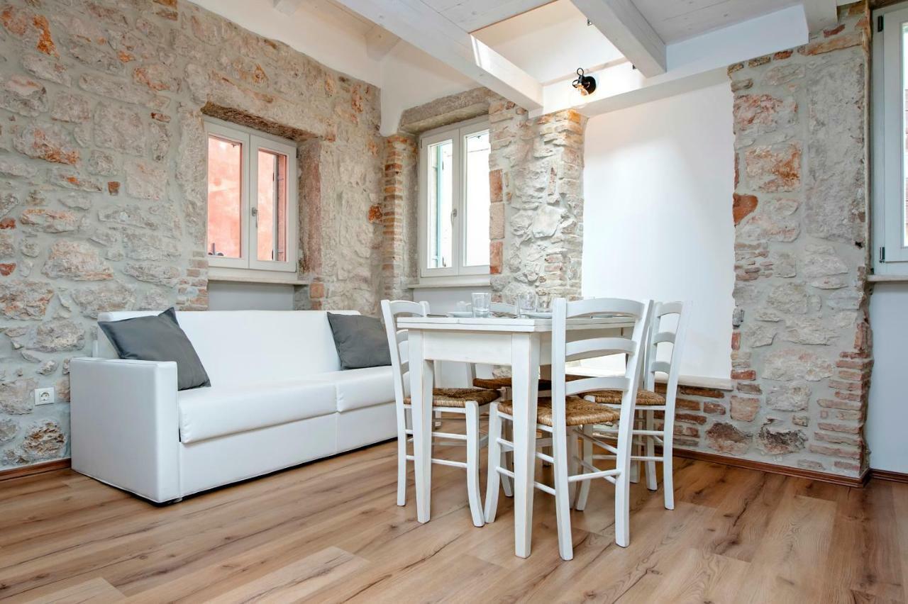 Apartments Casa Roccia Bianca Ровинь Экстерьер фото
