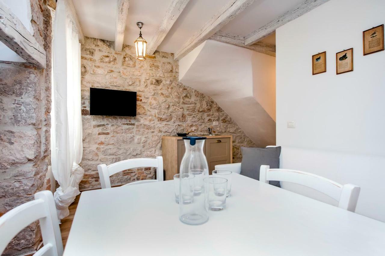 Apartments Casa Roccia Bianca Ровинь Экстерьер фото