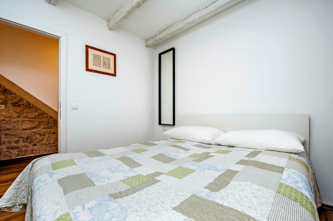 Apartments Casa Roccia Bianca Ровинь Экстерьер фото