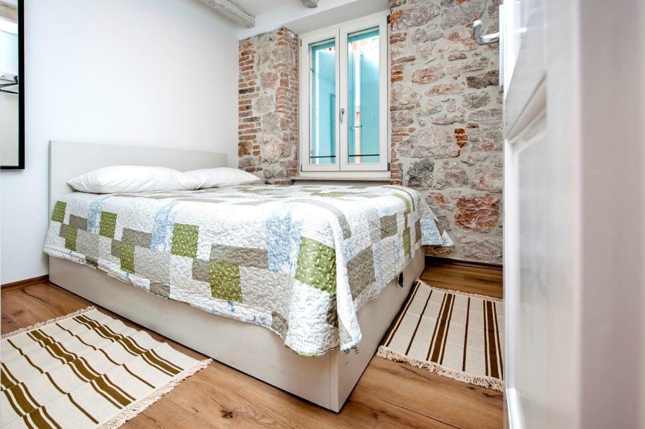 Apartments Casa Roccia Bianca Ровинь Экстерьер фото