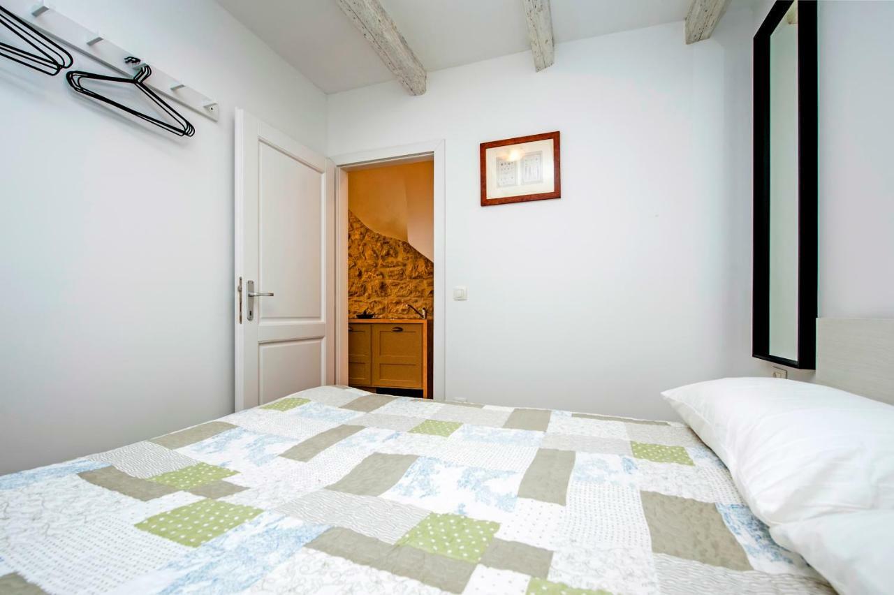 Apartments Casa Roccia Bianca Ровинь Экстерьер фото