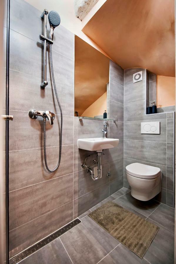 Apartments Casa Roccia Bianca Ровинь Экстерьер фото