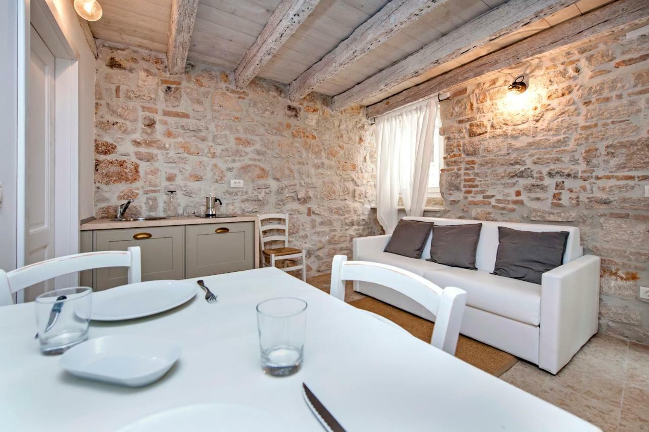Apartments Casa Roccia Bianca Ровинь Экстерьер фото